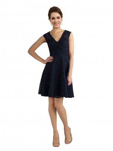 Bleu marine foncé Trapèze Col V Dentelle Courte Robes demoiselle d'honneur / Robes de cocktail en Gros