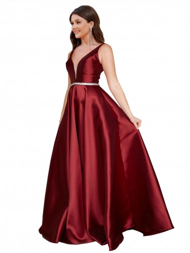 Bordeaux Trapèze Col V Satiné Longue Formelles Robes demoiselle d'honneur / Robes de soirée / Robes de bal en Gros