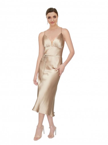 Trapèze Col V midi Satiné Soyeux Courte Robes demoiselle d'honneur / Robes de soirée / Robes de cocktail en Gros